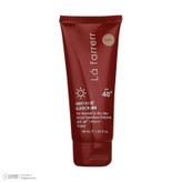کرم ضدآفتاب و ضدلک رنگی لافارر مدل SPF40-Light، مناسب پوستهای خشک و معمولی، حجم 40 میلیلیتر