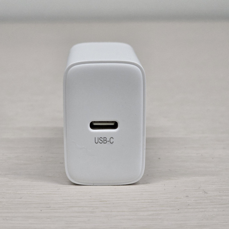 شارژر دیواری 30 وات فیلیپس مدل DLP5312 به همراه کابل تبدیل USB-C